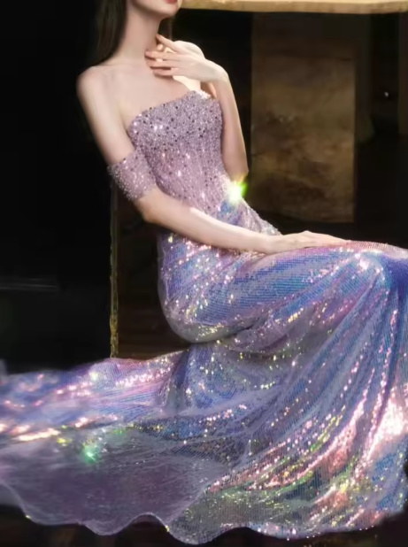 Glitzerndes, schulterfreies, perlenbesetztes, paillettenbesetztes Meerjungfrau-Abschlussball-Abendkleid in Lila Y8182