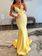 Glint | Vestidos de fiesta largos con lentejuelas amarillas, escote en V y corte sirena brillante
