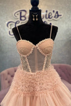 Averi | Zartrosa Tüll-Ballkleid mit Rüschenlagen und Schnürung am Rücken in A-Linie