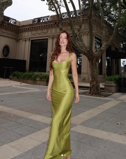 Elegante vestido de fiesta largo verde con tirantes finos Y8018