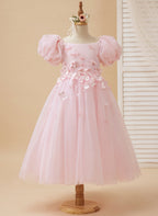 Wadenlanges Blumenmädchenkleid mit Puffärmeln, schulterfrei, 3D-Blumenapplikationen und Tüll 