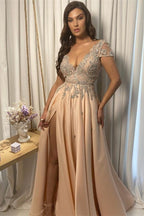 Vestido de fiesta con escote en V, encaje, hombros descubiertos, corte A y abertura frontal con apliques