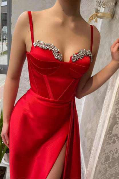 Rotes langes Meerjungfrau-Ballkleid aus Satin mit Spaghettiträgern und hohem Schlitz
