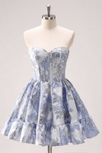 Vestido corto azul de fiesta con escote en forma de A, estampado de corazón, corsé y volantes