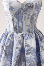 Vestido corto azul de fiesta con escote en forma de A, estampado de corazón, corsé y volantes