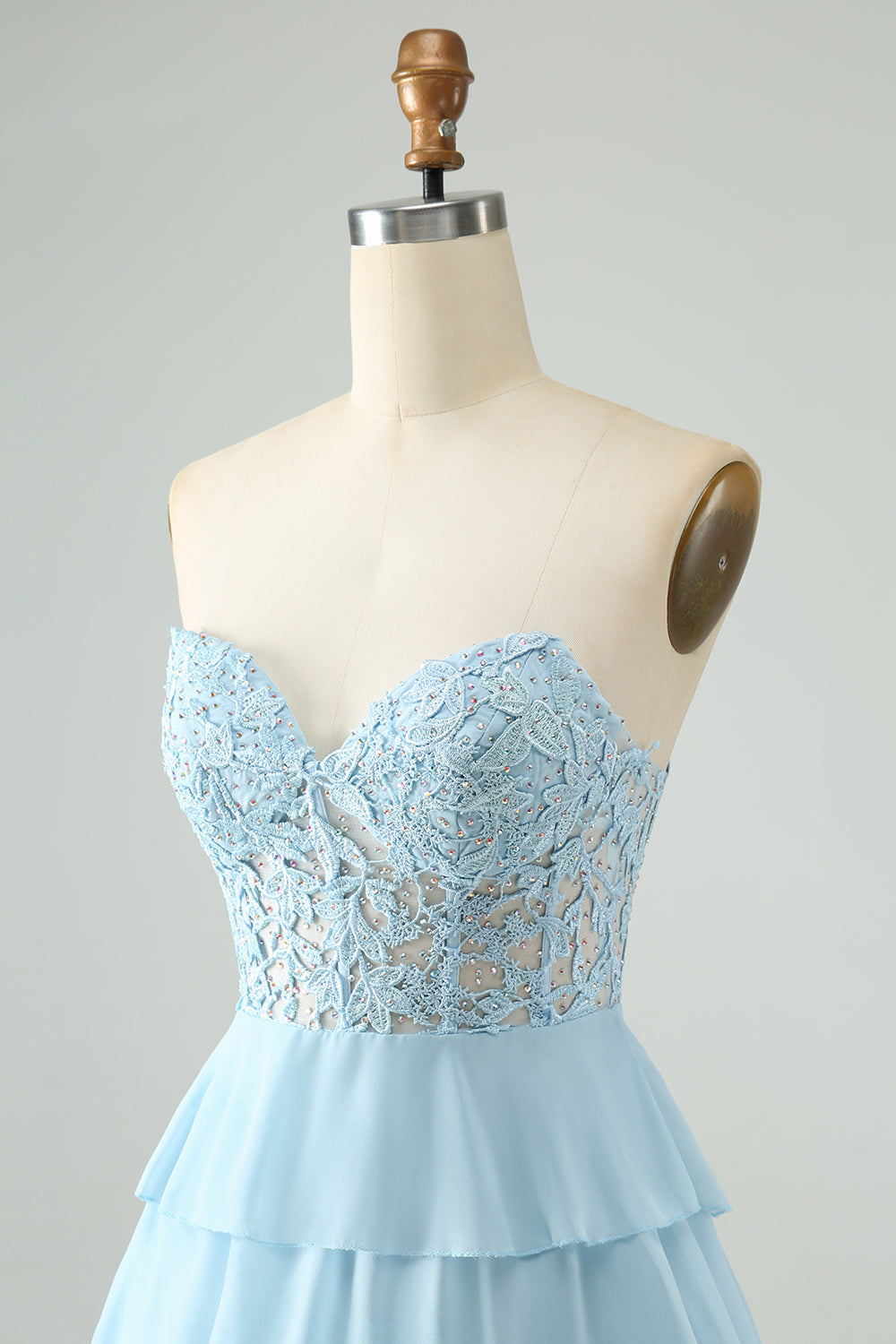 A-Linie Herzausschnitt Stufenkleid Hellblau Kurzes Homecoming-Kleid mit Applikationen