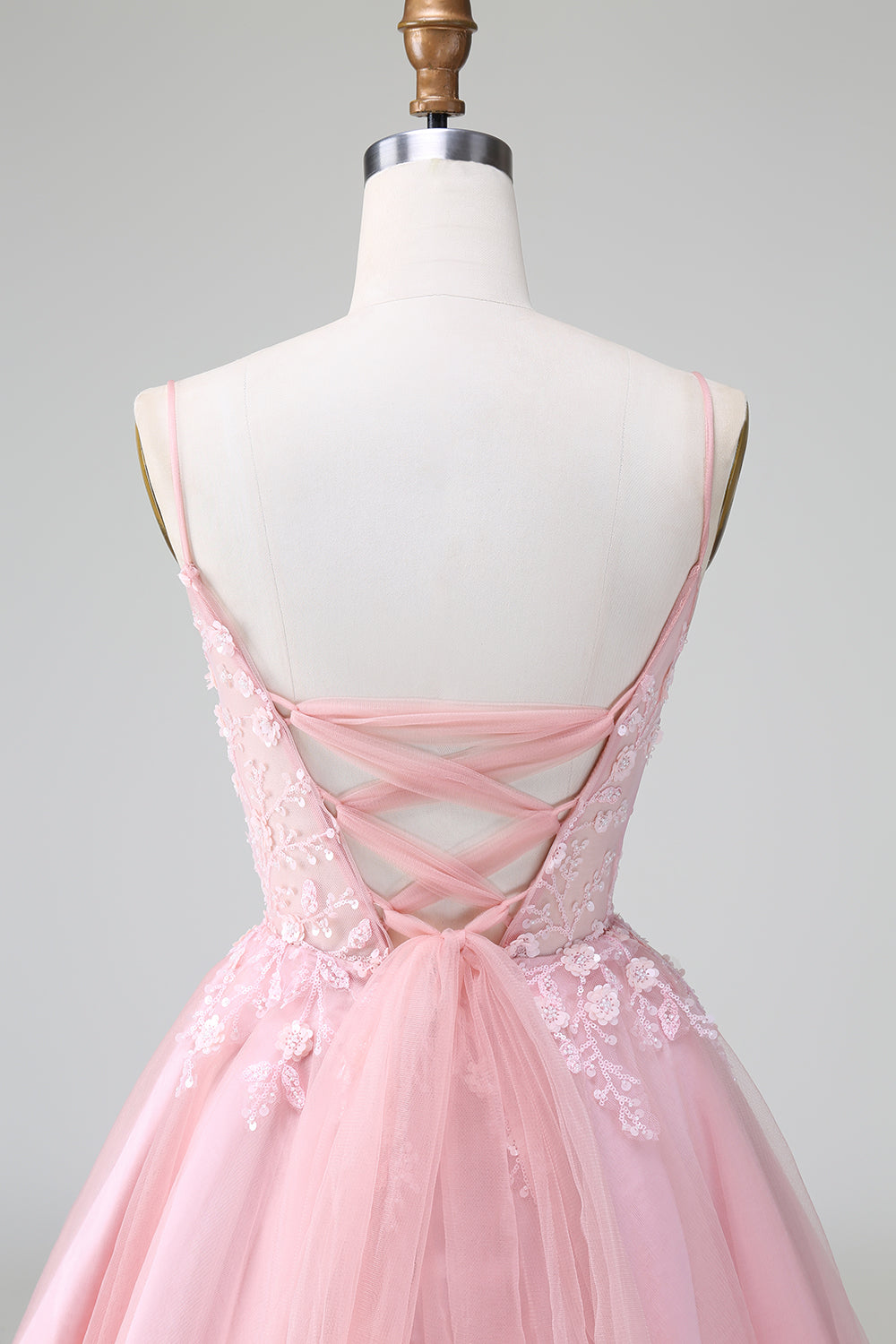 Vestido corto de fiesta con tirantes finos, color rubor, con corsé y apliques