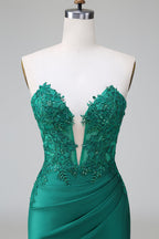 Vestido de fiesta corto, plisado, sin tirantes, ajustado, verde oscuro y elegante con cuentas