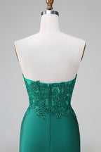 Vestido de fiesta corto, plisado, sin tirantes, ajustado, verde oscuro y elegante con cuentas