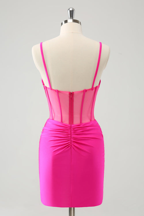 Vestido corto elegante de fiesta con corsé plisado y ajustado en color fucsia con cuentas