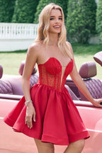 Hermoso vestido rojo de fiesta con volantes, corsé sin tirantes, línea A y cuentas
