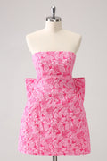 Bonito vestido de fiesta corto rosa intenso con estampado de línea A, sin tirantes y lazo