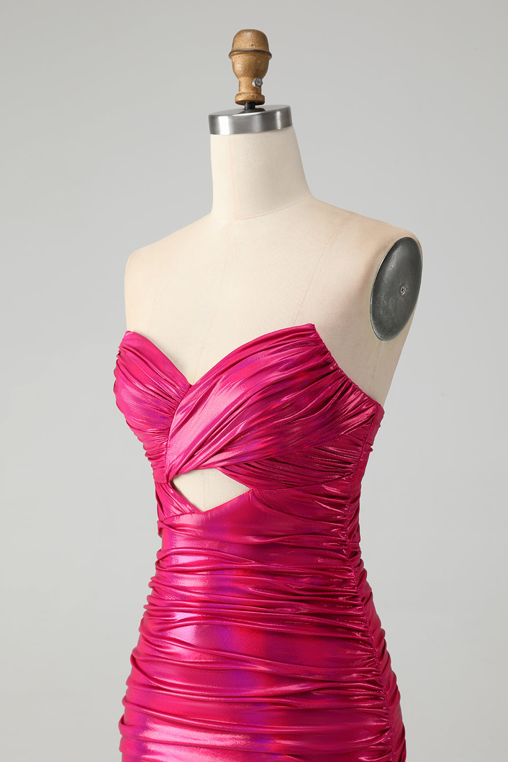 Vestido de fiesta elegante, ajustado, fucsia, plisado, sin tirantes y con abertura en la cerradura