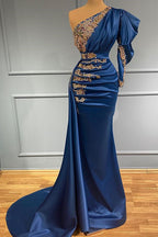 Regal Sapphire – Langes Ballkleid im Meerjungfrauen-Stil mit einer Schulter und Perlen