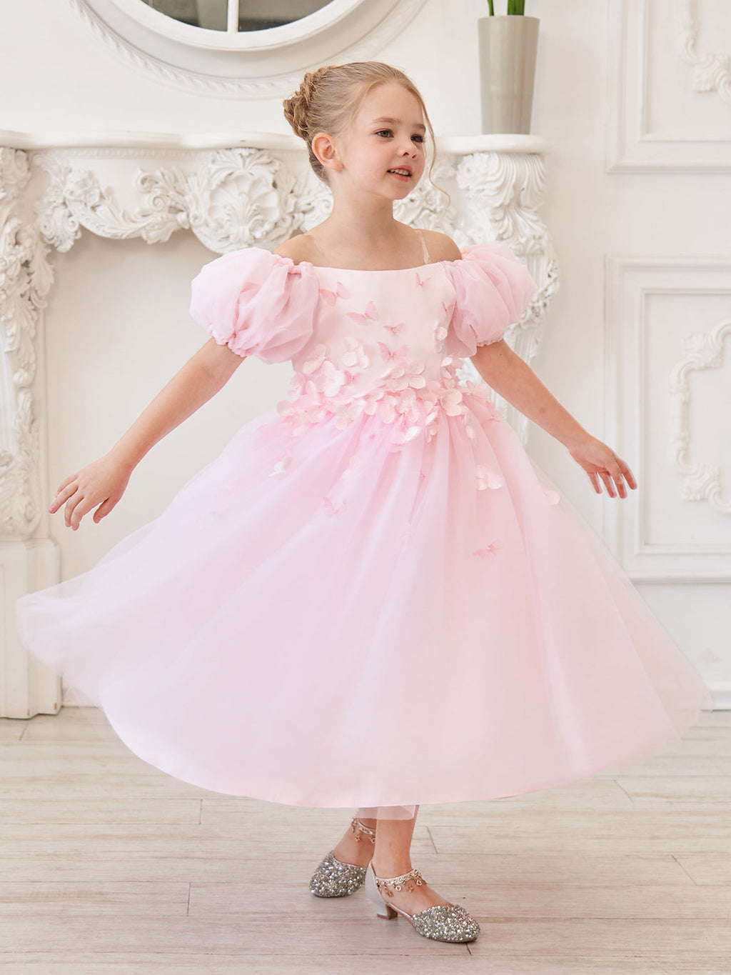 Wadenlanges Blumenmädchenkleid mit Puffärmeln, schulterfrei, 3D-Blumenapplikationen und Tüll 