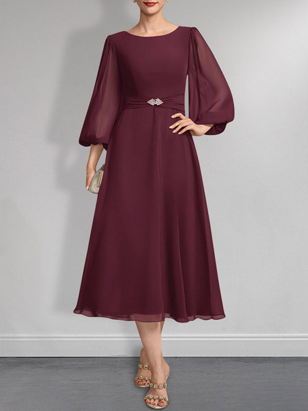 Vestido de gasa para madre de la novia, corte A, escote redondo, largo hasta la rodilla, plisado, con broche de cristal