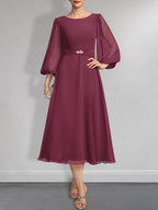 Vestido de gasa para madre de la novia, corte A, escote redondo, largo hasta la rodilla, plisado, con broche de cristal