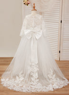 Ballkleid mit langen Ärmeln und Tüll-Schleppe zur Erstkommunion 
