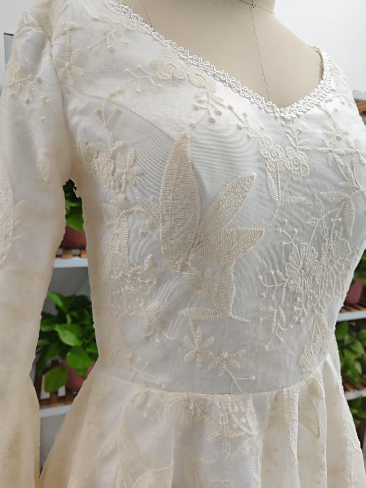 Vintage Lace Applique Evening Dress A Line Long Prom Dress Y8371
