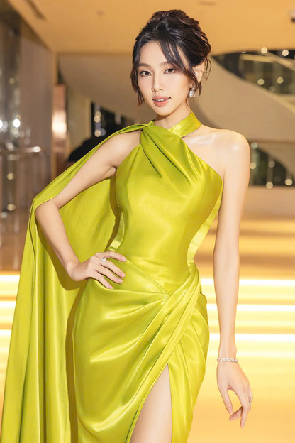 Hermoso vestido de fiesta de sirena con escote halter de satén verde y abertura, vestido de noche largo Y8562