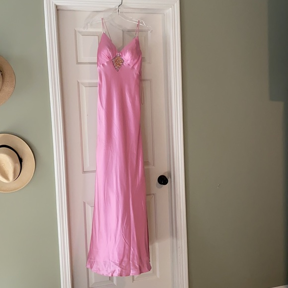 Wunderschönes rosa Spaghettiträger Satin Perlen Abendkleid Langes Ballkleid Y8216