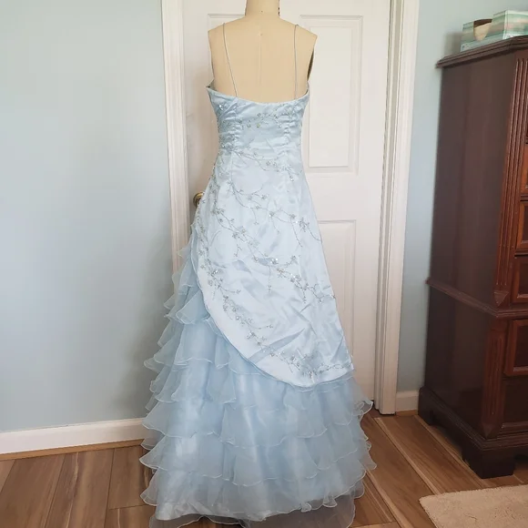 Elegante vestido de fiesta azul hielo con lentejuelas y cuentas, vestido de fiesta de tul en capas, corte A, Y7931