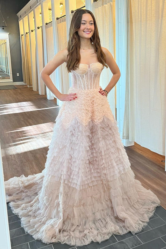 Emberlynn | Elfenbeinfarbenes, langes A-Linien-Ballkleid mit Rüschenlagen und Stäbchen