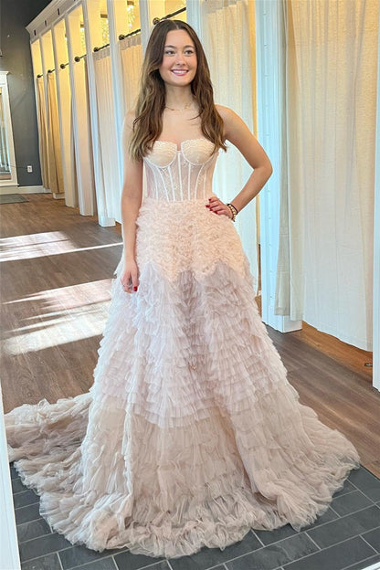 Emberlynn | Elfenbeinfarbenes, langes A-Linien-Ballkleid mit Rüschenlagen und Stäbchen