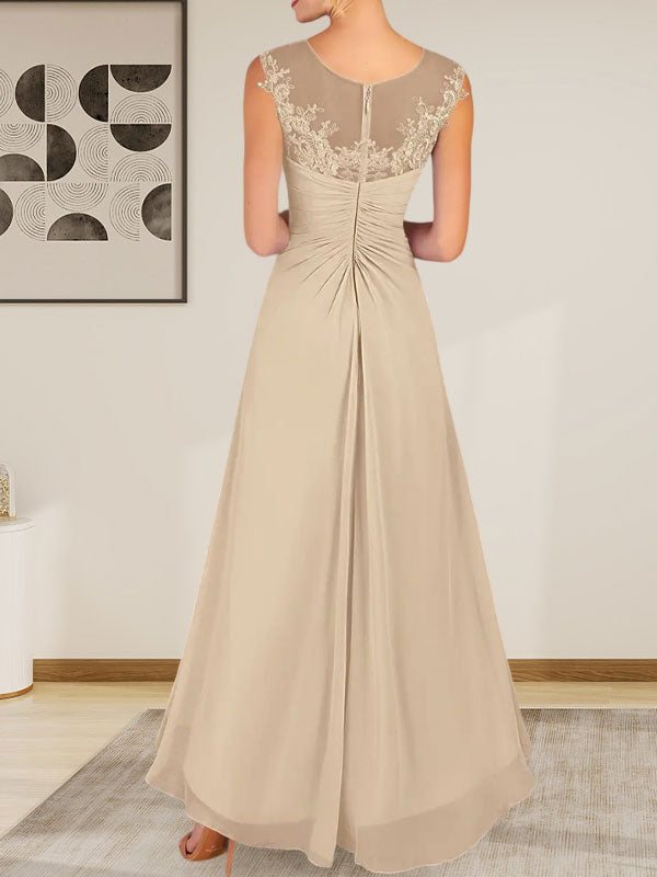 Vestido de gasa con encaje y escote redondo en forma de A color champán
