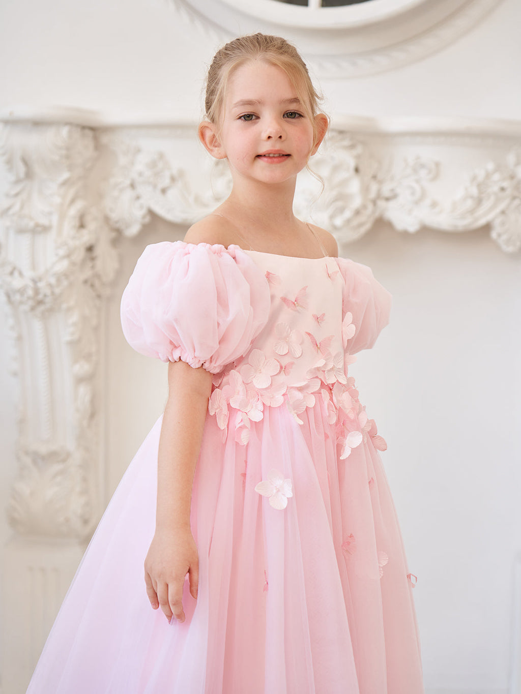 Wadenlanges Blumenmädchenkleid mit Puffärmeln, schulterfrei, 3D-Blumenapplikationen und Tüll 