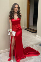 Vestido de fiesta de noche rojo largo de sirena con escote en V, sin espalda y abertura