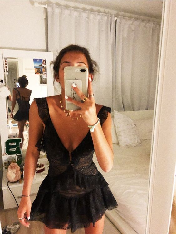 A-Linie V-Ausschnitt Schwarze Spitze Homecoming Kleid Ärmelloses Partykleid Y418