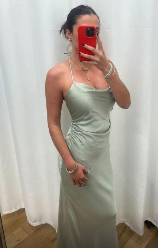 Vestido de noche largo de satén con cuello halter verde salvia Y8457