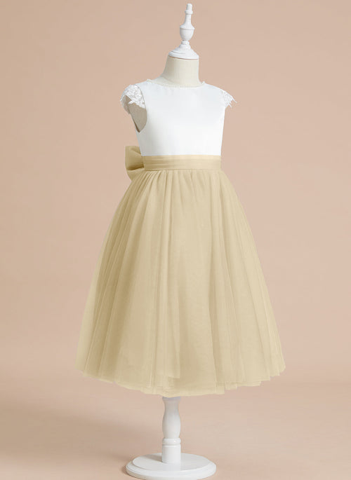 Vestido de niña de las flores de primera comunión de tul satinado con corte en A y largo hasta la rodilla
