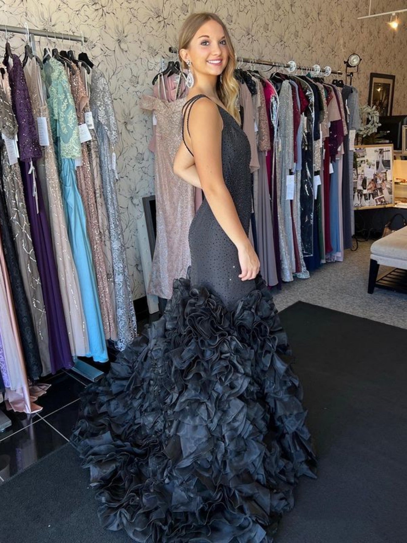 Meerjungfrau-Kleid, schwarz, ein Schulter, gestuft, Pailletten, lang