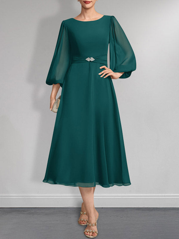 Vestido de gasa para madre de la novia, corte A, escote redondo, largo hasta la rodilla, plisado, con broche de cristal