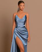 Schlichtes, blaues, drapiertes Meerjungfrauen-Ballkleid mit Schlitz