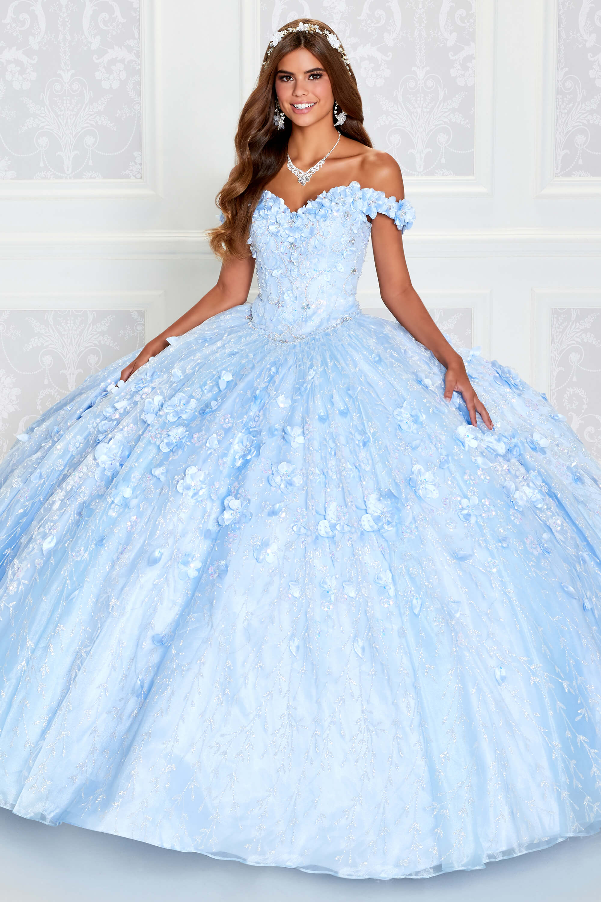 Vestido de quinceañera con escote corazón, hombros descubiertos, color verde esmeralda, con flores y cuentas hechas a mano, Y293