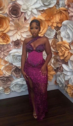 Vestido de noche elegante con abertura y corte entallado Y6535