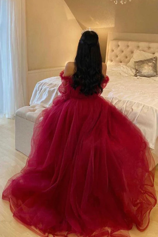 Vestido de noche de tul burdeos con mangas largas Y503