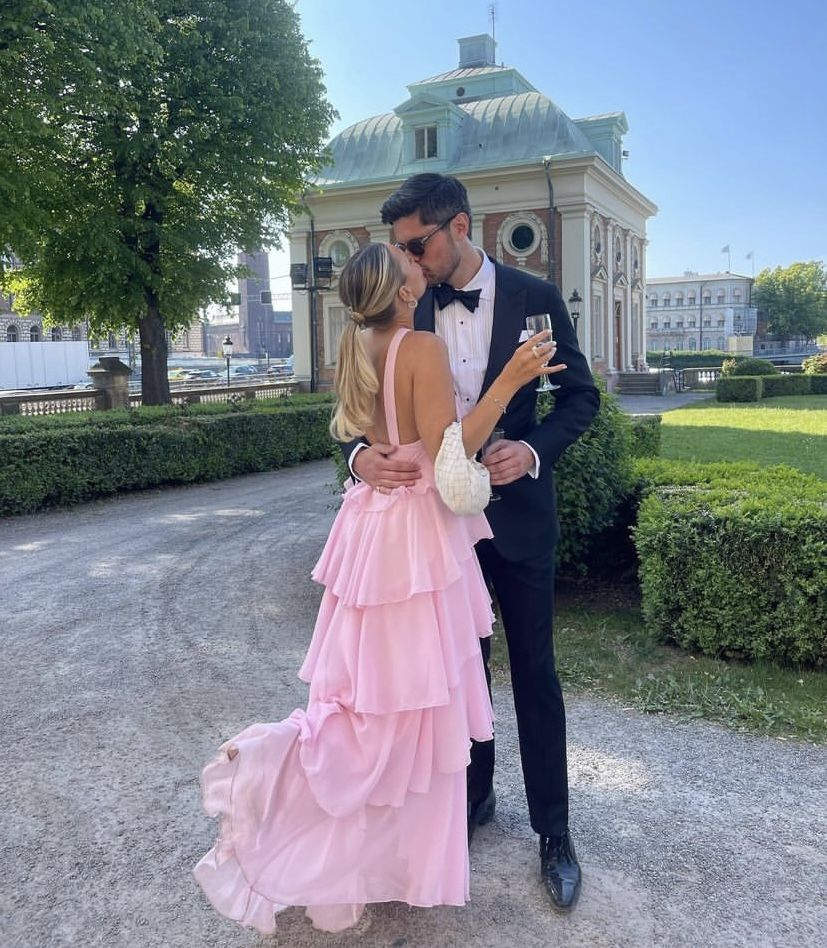 Rosa A-Linie Stufen-Ballkleid für Damen Rosa Rückenfreies Abendkleid Y4532
