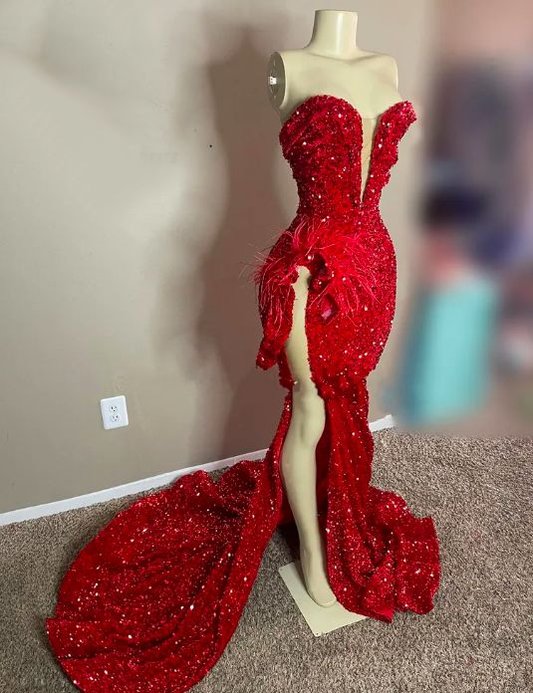 Funkelndes rotes, herzförmiges, langes Abendkleid mit Pailletten für schwarze Mädchen mit Federn, Geburtstagsparty-Kleider mit hohem Schlitz, Abendkleid Y6599