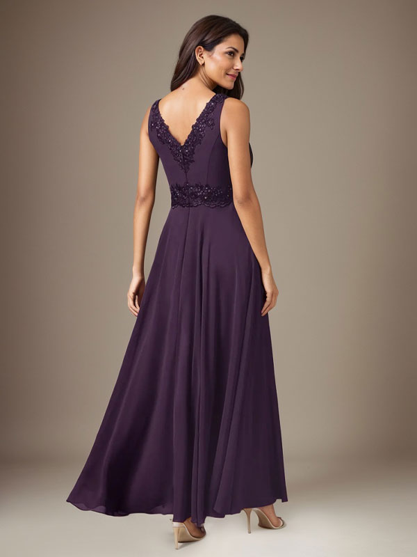 Vestido de gasa con lentejuelas en color ciruela