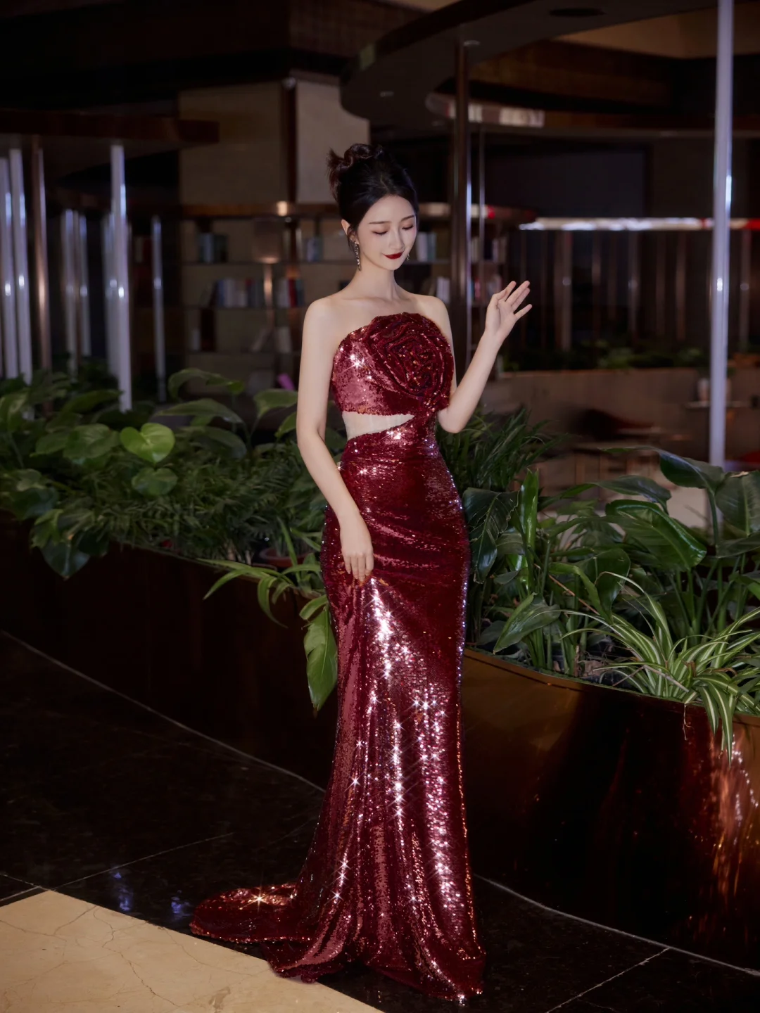 Vestido de fiesta burdeos sin tirantes con lentejuelas y rosas, vestido de noche largo estilo sirena Y8595