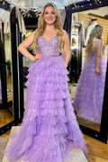 Marissa | Langes Ballkleid in Lavendel mit V-Ausschnitt, Rüschen und Applikationen
