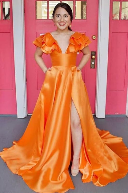 Betsy | Pinkes langes A-Linien-Ballkleid mit V-Ausschnitt und Rüschen