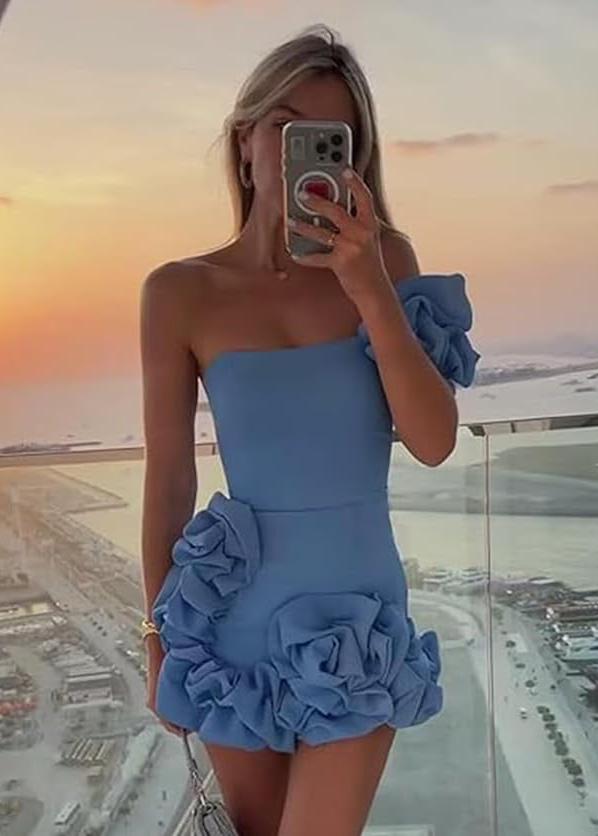Ireka | Vestido de fiesta blanco ajustado, sin tirantes y con volantes
