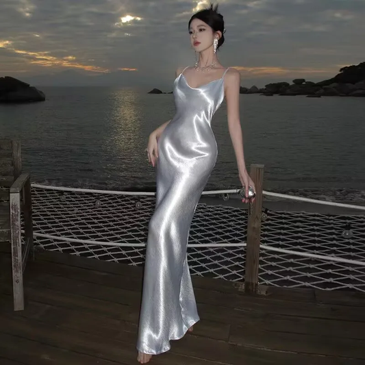 Vestido de noche largo sencillo de satén blanco sin espalda Y7841