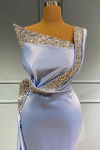 Vestido de fiesta largo de sirena con un hombro al descubierto, sin mangas, de satén, con cuentas y volantes