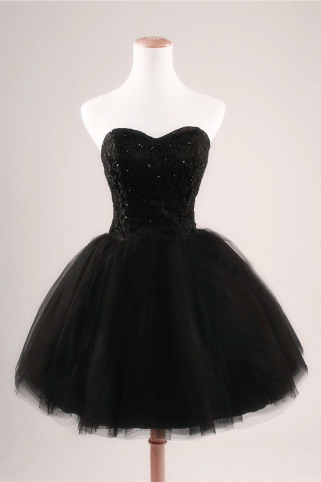 Vestidos de fiesta negros sin tirantes de tul